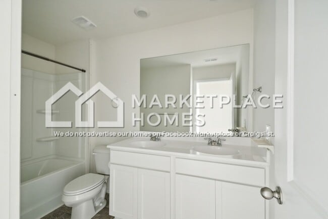 Building Photo - 1623 Sliger St