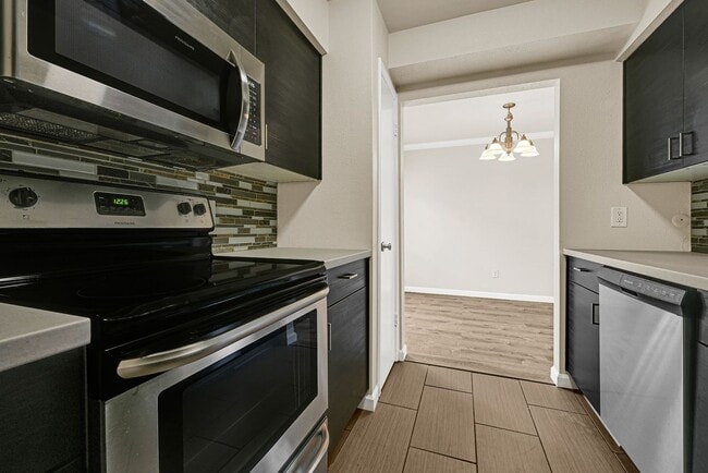 Building Photo - 1817 Commonwealth St