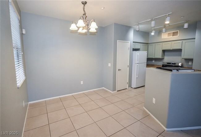 Building Photo - 50 Aura de Blanco St