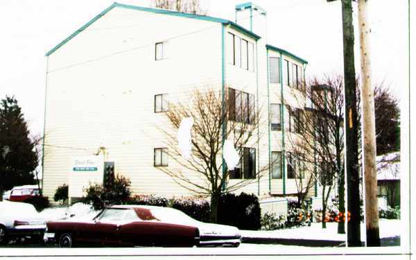 Building Photo - Elliott Place