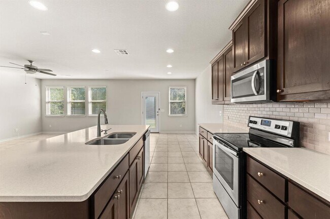 Building Photo - 740 Aliso Trail