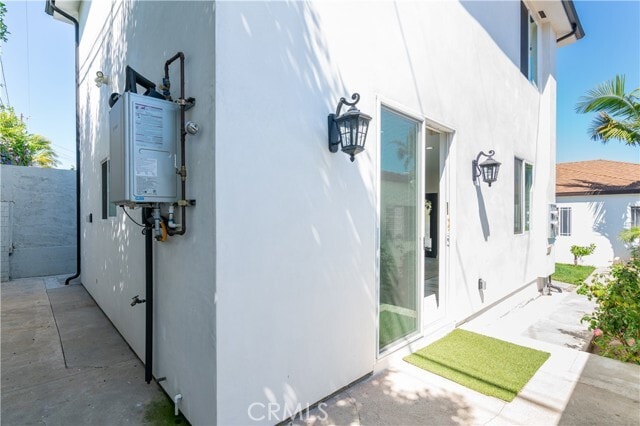 Building Photo - 8421 Bleriot Ave