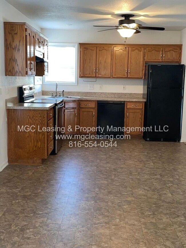 Building Photo - 3 bedroom Duplex with unique floor plan fo...