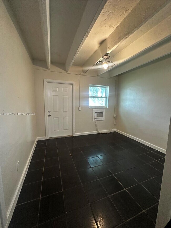Building Photo - 26510 SW 138th Ave