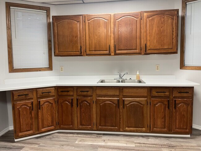 Unit -1 - 1826 E Superior St