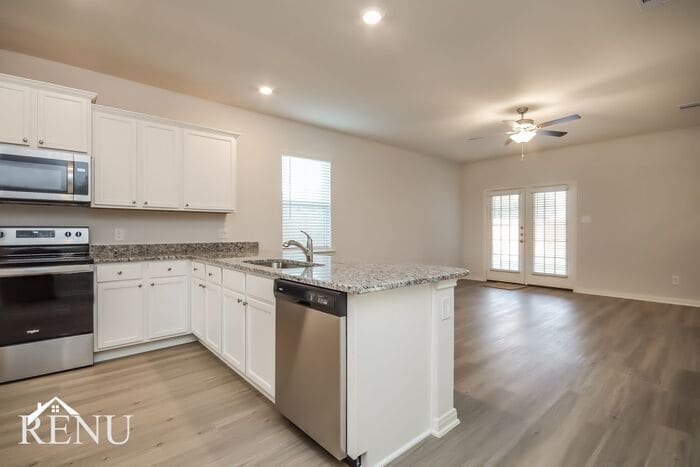 Building Photo - 25334 Shadowdale Dr