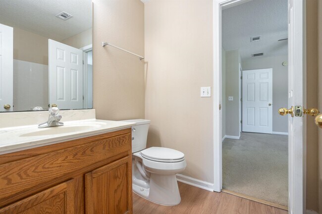Building Photo - 313 Scrub Jay Dr