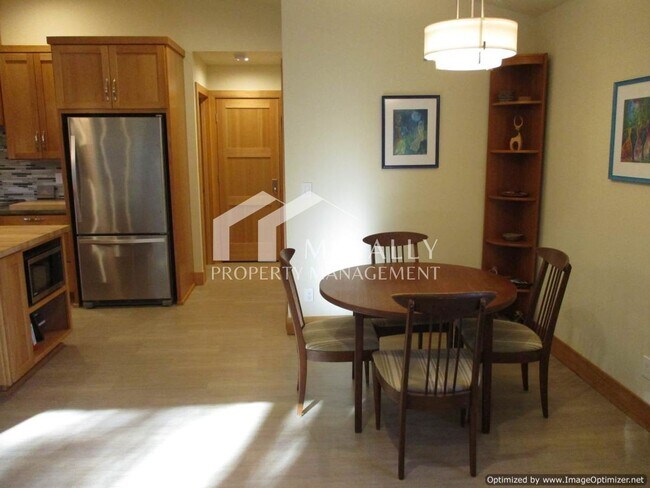 Building Photo - 4208 Forest Beach Dr NW