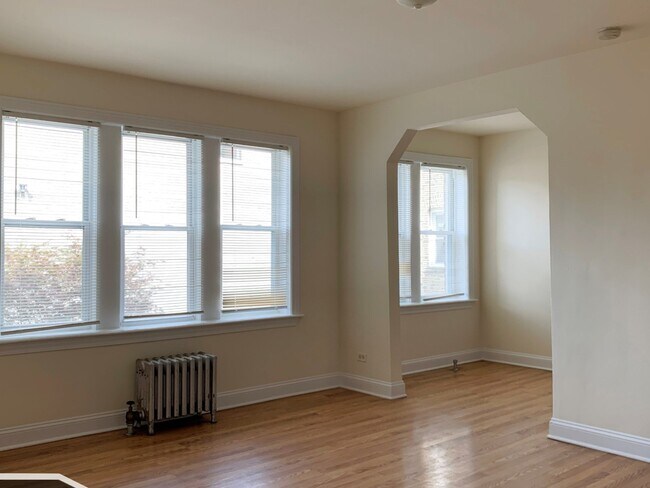 Building Photo - 2600 N Kimball Ave