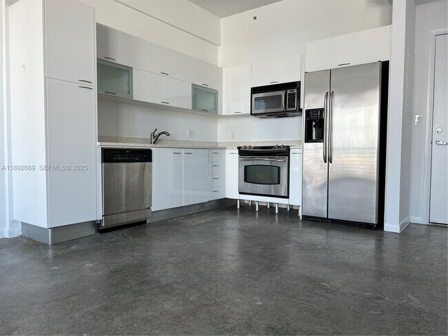 Building Photo - 133 NE 2nd Ave