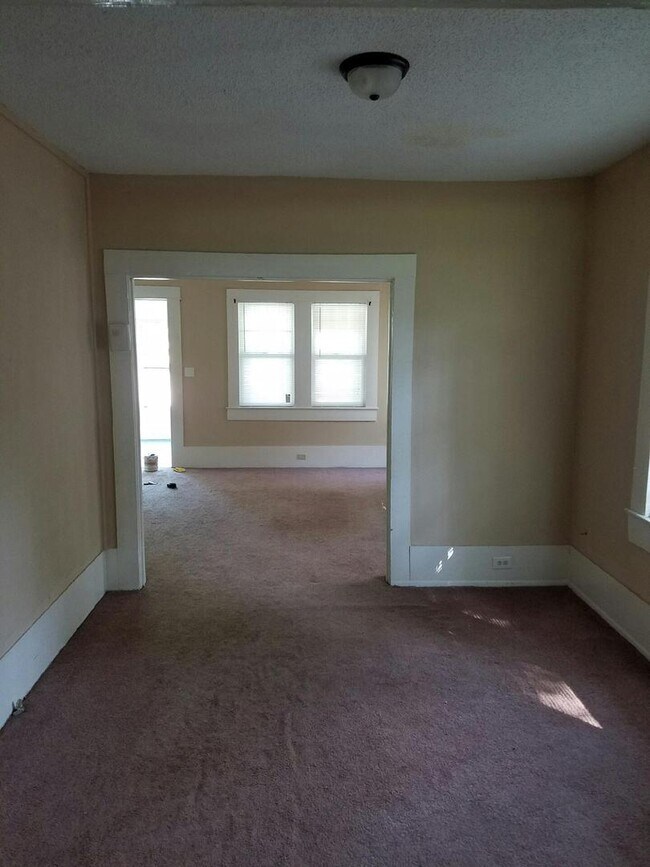 Building Photo - Great home for rent in convenient location