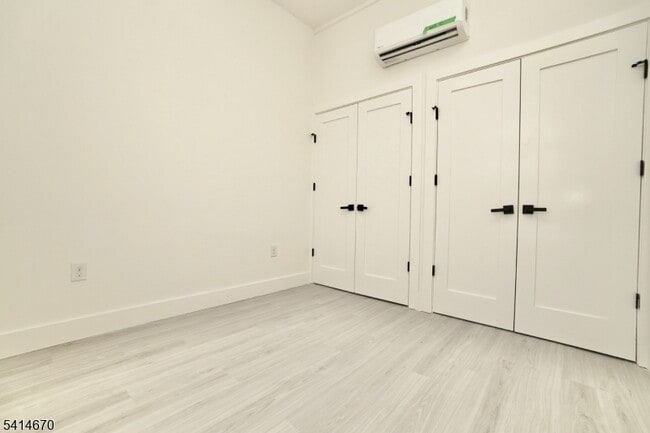 Building Photo - 536 Central Ave