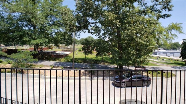 Building Photo - 2885 Center St