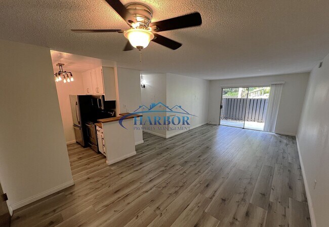 Building Photo - Beautiful Upstairs 1 Bedroom 1 Bath Condo