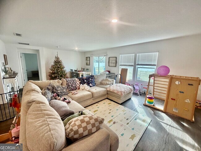 Building Photo - 90 Landing Blvd