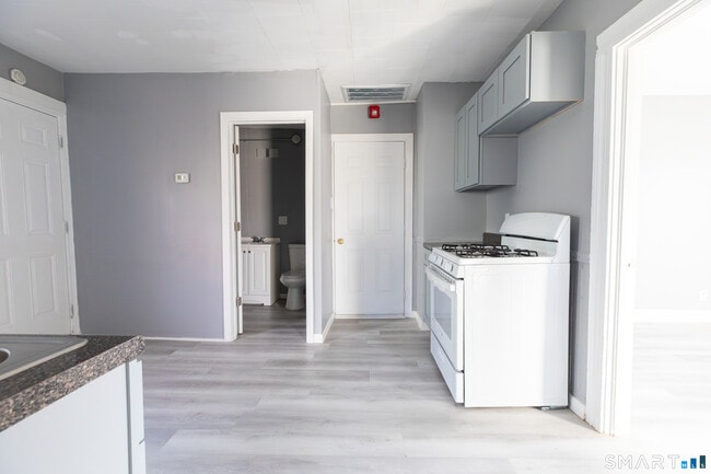 Building Photo - 132 Beaver St