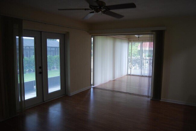 Building Photo - SEMINOLE HOME IN DESIRABLE CANTERBURY CHASE