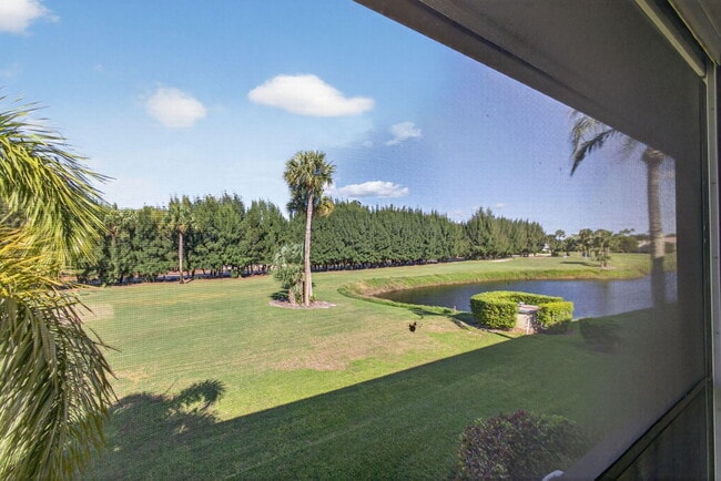 Building Photo - 202 Pinecrest Cir