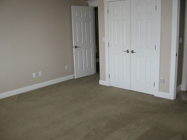 Building Photo - 538 Bimini Dr