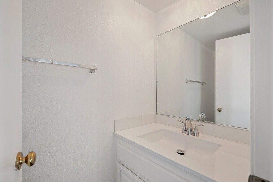 Powder Room - 9000 Vanalden Ave