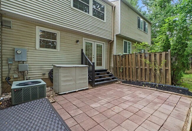 Building Photo - 7935 Tyson Oaks Cir