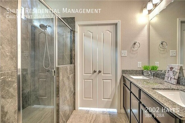 Building Photo - 2002 Hayes-