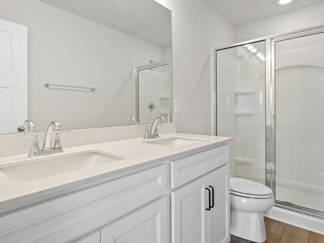 Building Photo - 4 Bedroom Townhome in Spartanburg