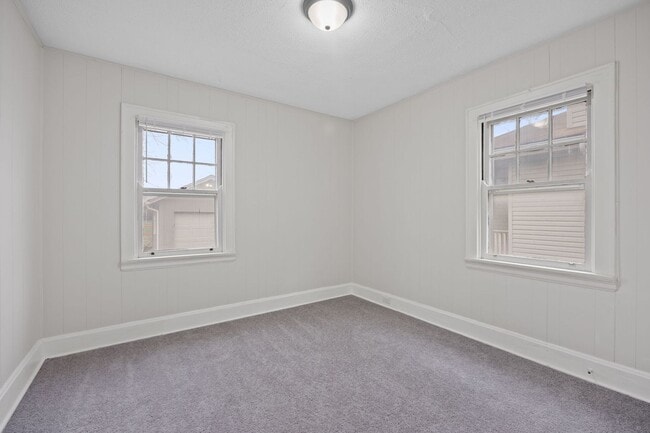 Building Photo - HYDE PARK -Move In This Week, Get $500 Bac...