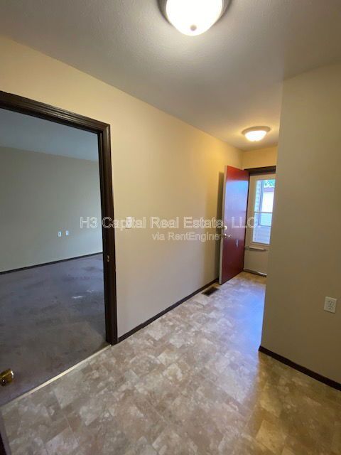 Building Photo - 901 2nd St