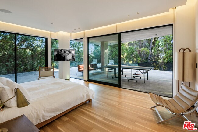 Building Photo - 1120 El Retiro Way