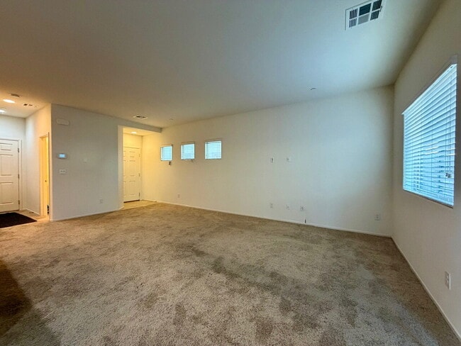Building Photo - 3 BED 2.5 BATH 2 CAR GARAGE SINGLE FAMILY HOME W/ LOFT, BACKYARD & COMMUNITY POOL, SPA, PLAYGROUN...