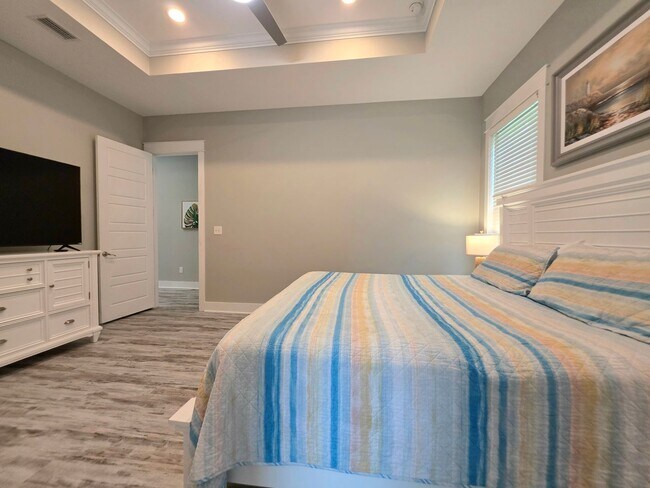 Building Photo - 8088 Carmel Cir