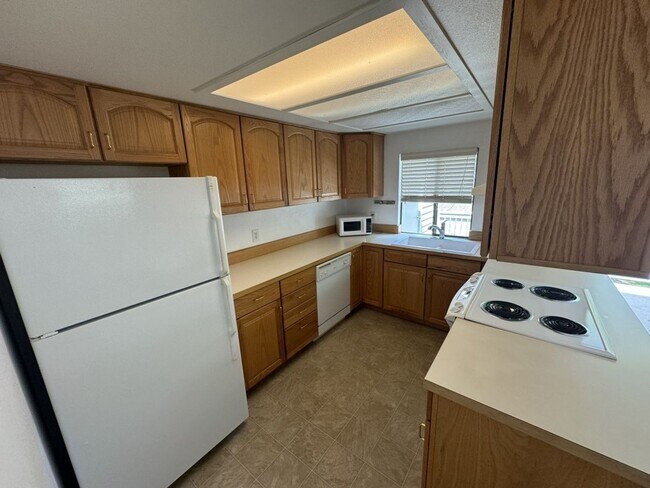 Building Photo - 2Bd/1Ba Kirkland Condo