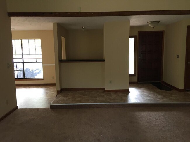 Building Photo - Newly Remodeled Home in the Wade Green Forest Subdivision