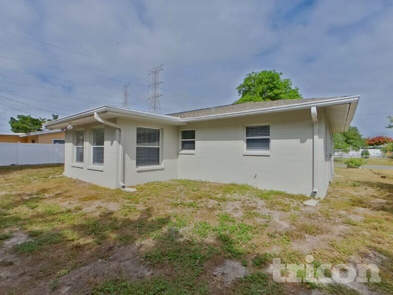 Building Photo - 2529 Brentwood Dr