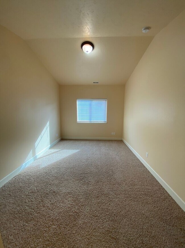 Building Photo - PHEASANT RUN CONDO (PR#37)