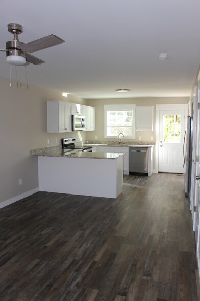 Building Photo - 109 Buster Ln