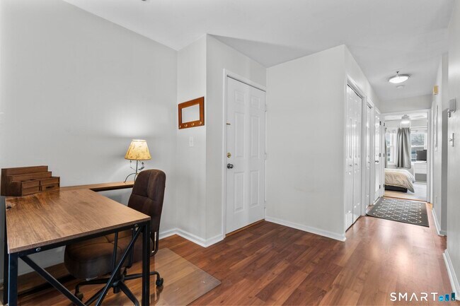 Building Photo - 31 High St