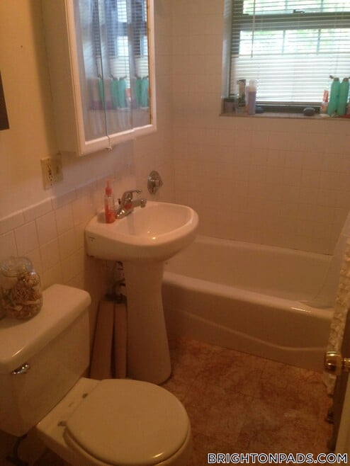 Building Photo - 23 Egremont Rd