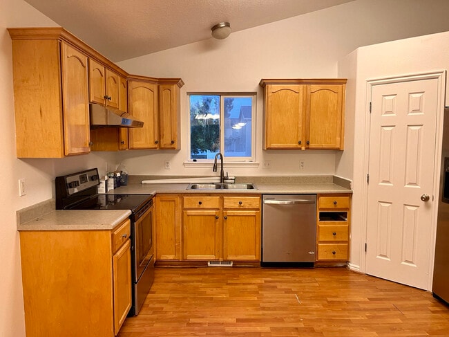 Building Photo - 845 Apple Grove Ln