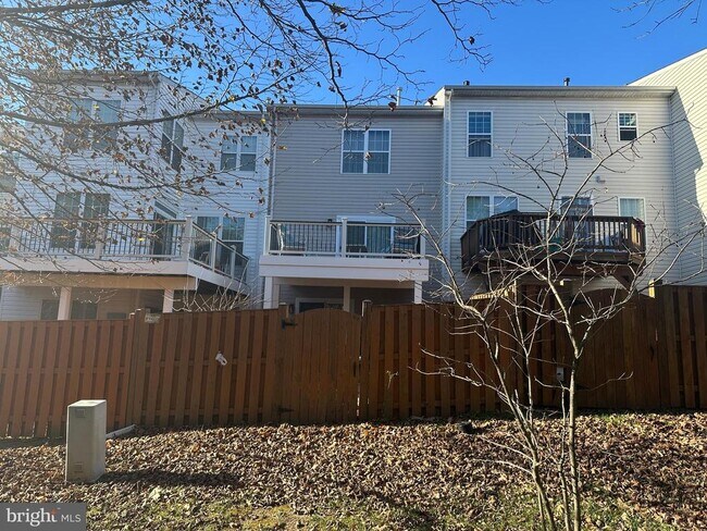 Building Photo - 25146 Harpenden Terrace