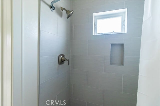 Building Photo - 5130 Riverton Ave