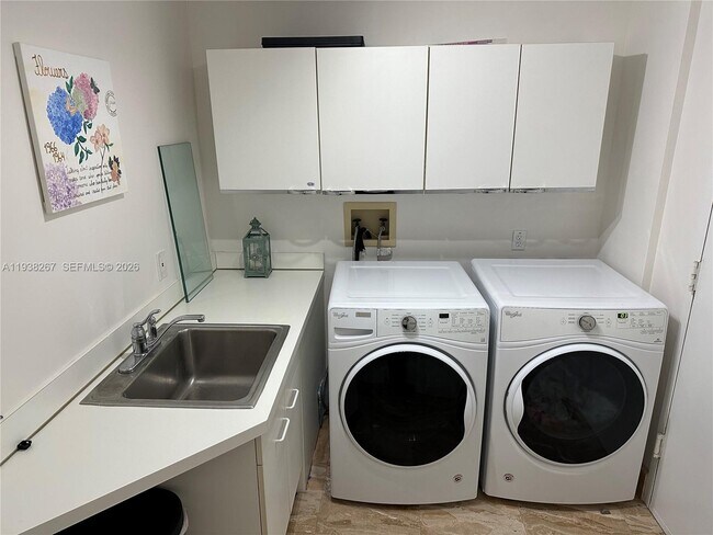 Building Photo - 3802 NE 207th St