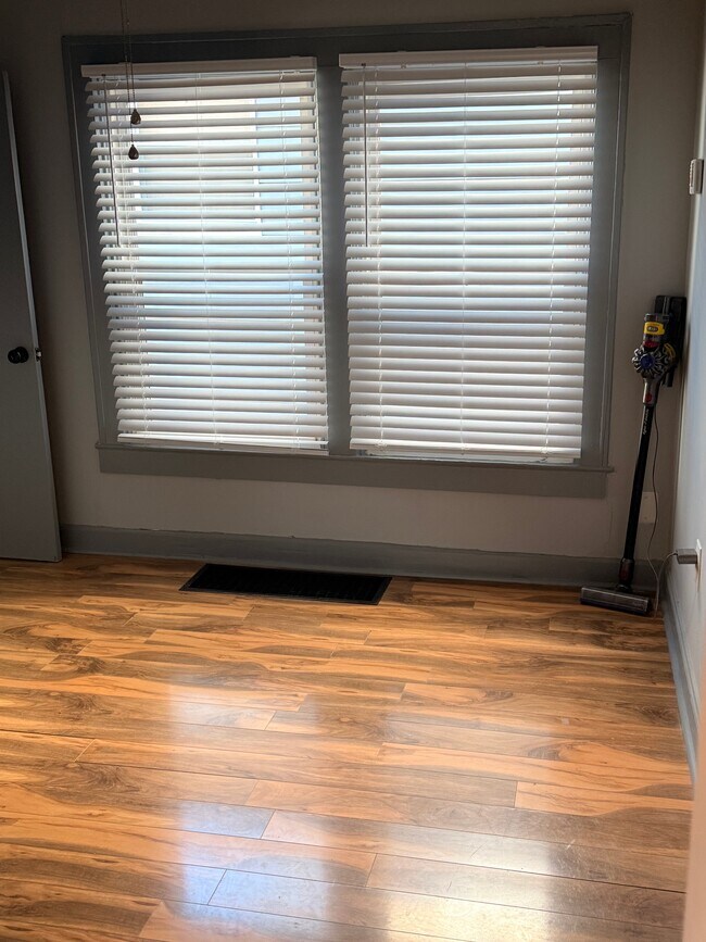 Building Photo - 4312 Sunset Ave