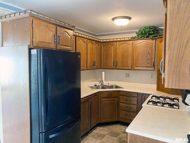 Building Photo - 1829 W Daytona Dr