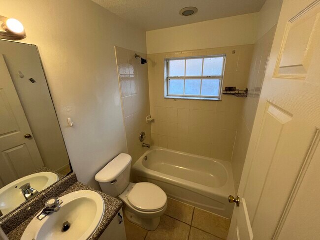 Building Photo - 1325 The 12th Fairway