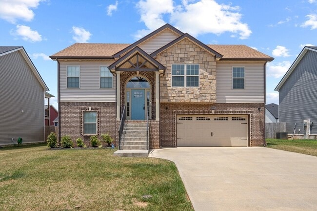Primary Photo - 1049 Whitney Dr