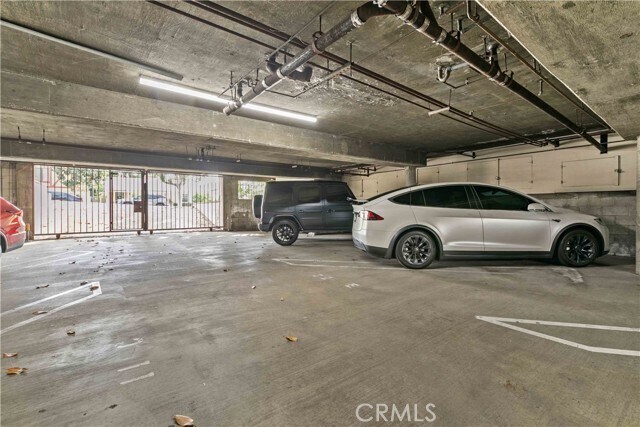 Building Photo - 635 E Magnolia Blvd