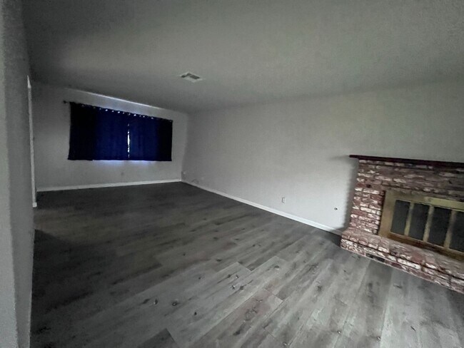 Building Photo - 808 West St