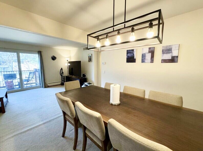 Building Photo - 1233 Island Dr